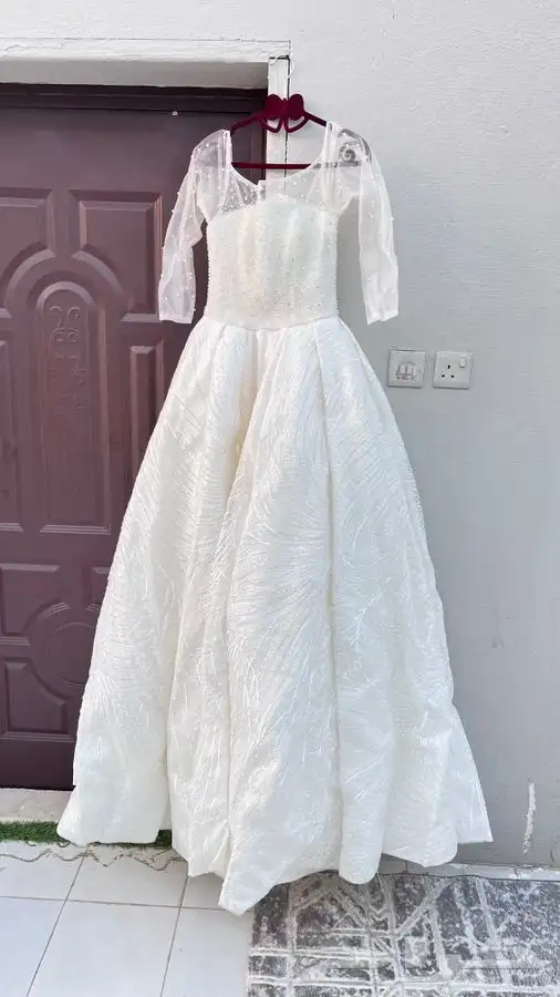 فستان للبيع انلبس مره وحده 8