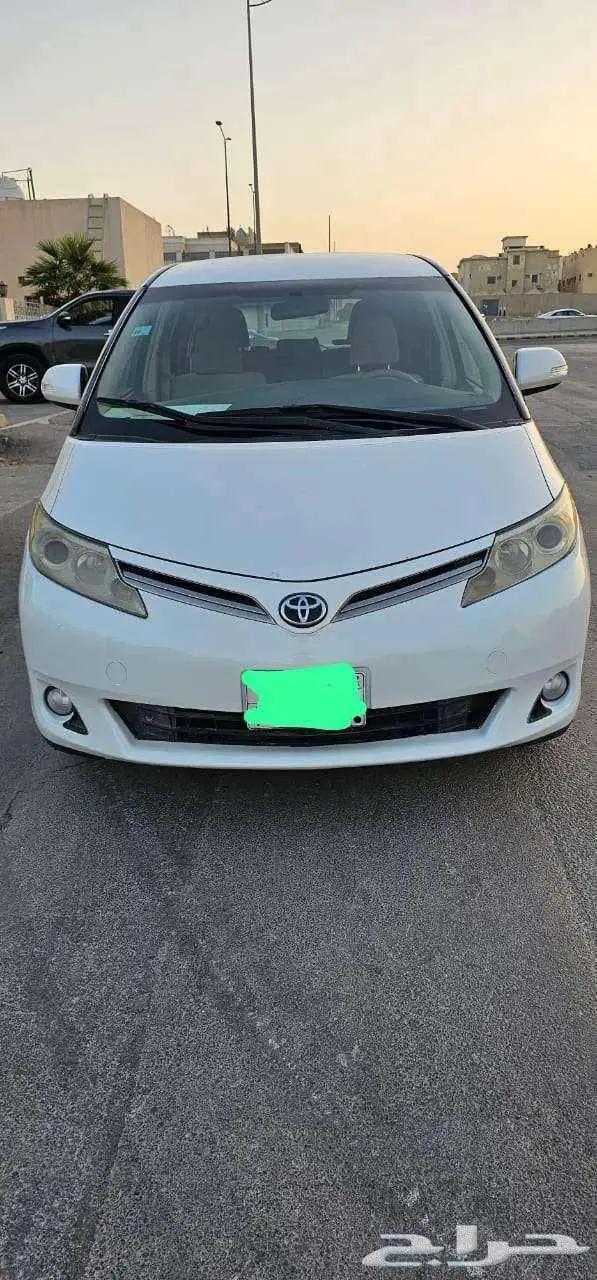 تويوتا بريفيا للبيع موديل 2014 3