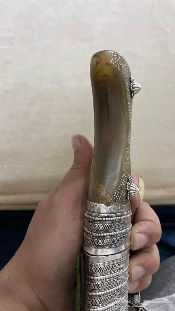 خنجر صب فضه قديم شغل يد 2