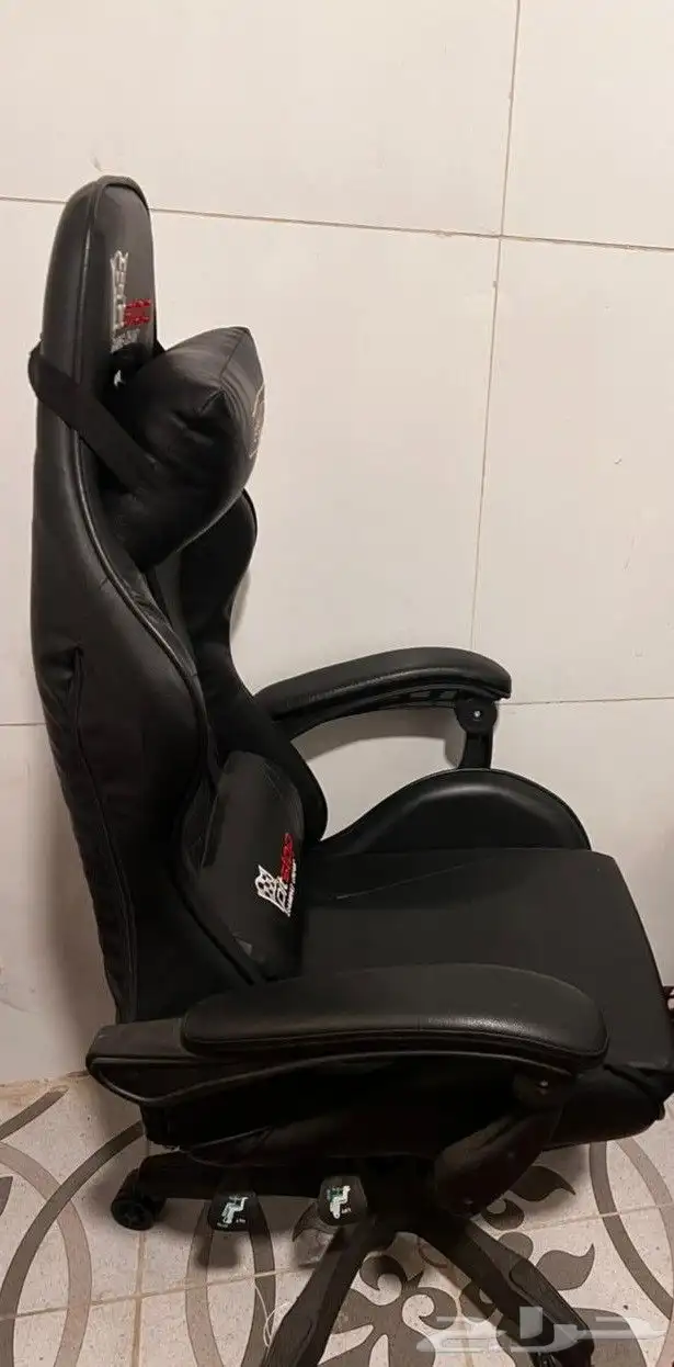 كرسي جامينج احترافي   مكتب أنيق  استخدام بسيط جدا  ونظيف مثل 3