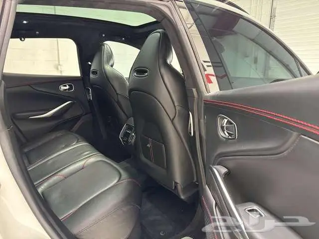 2021 Aston Martin DBX AWD 32