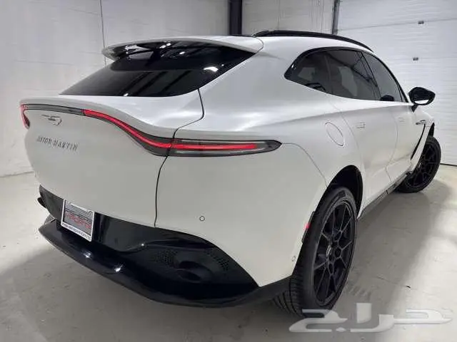 2021 Aston Martin DBX AWD 9
