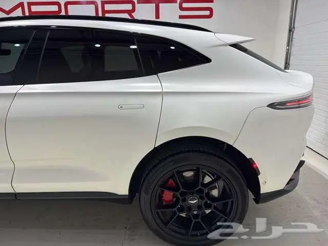 2021 Aston Martin DBX AWD 5