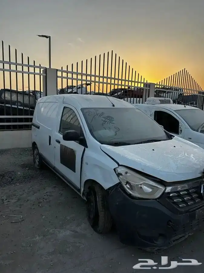 قطع غيار رينو دوكر تشليح رينو دوكر فان مستعمل اصلي 1