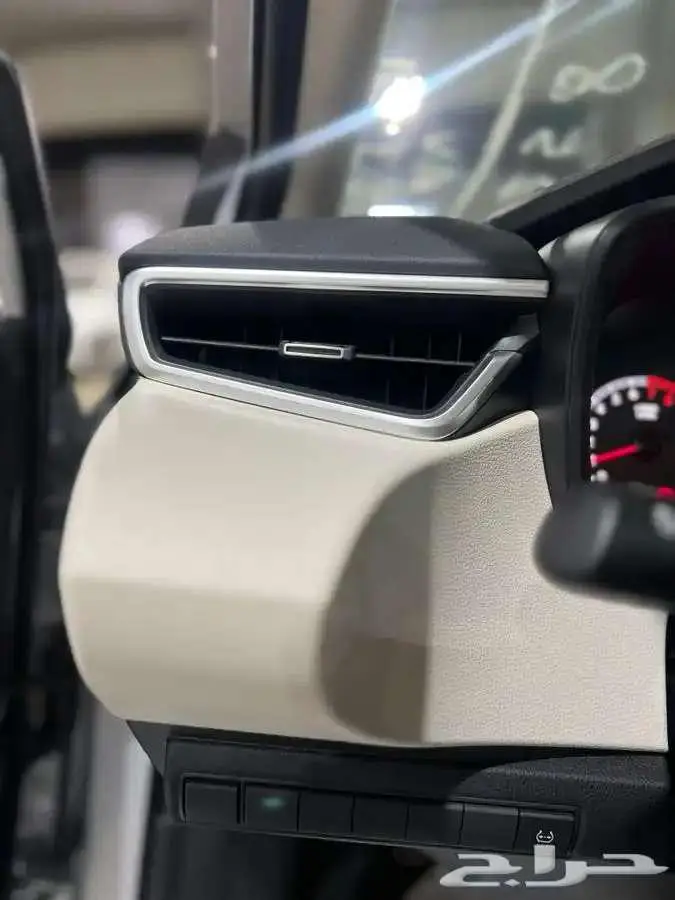 تويوتا كورولا استاندر ماكينة 2.0 موديل 2025 18