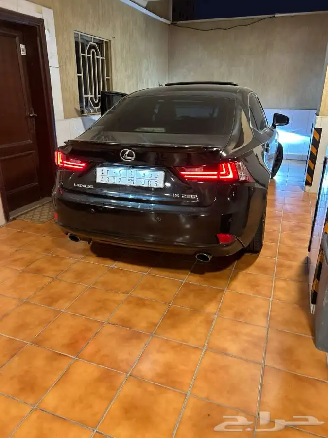 لكزس ارنوب 6 سلندر 6