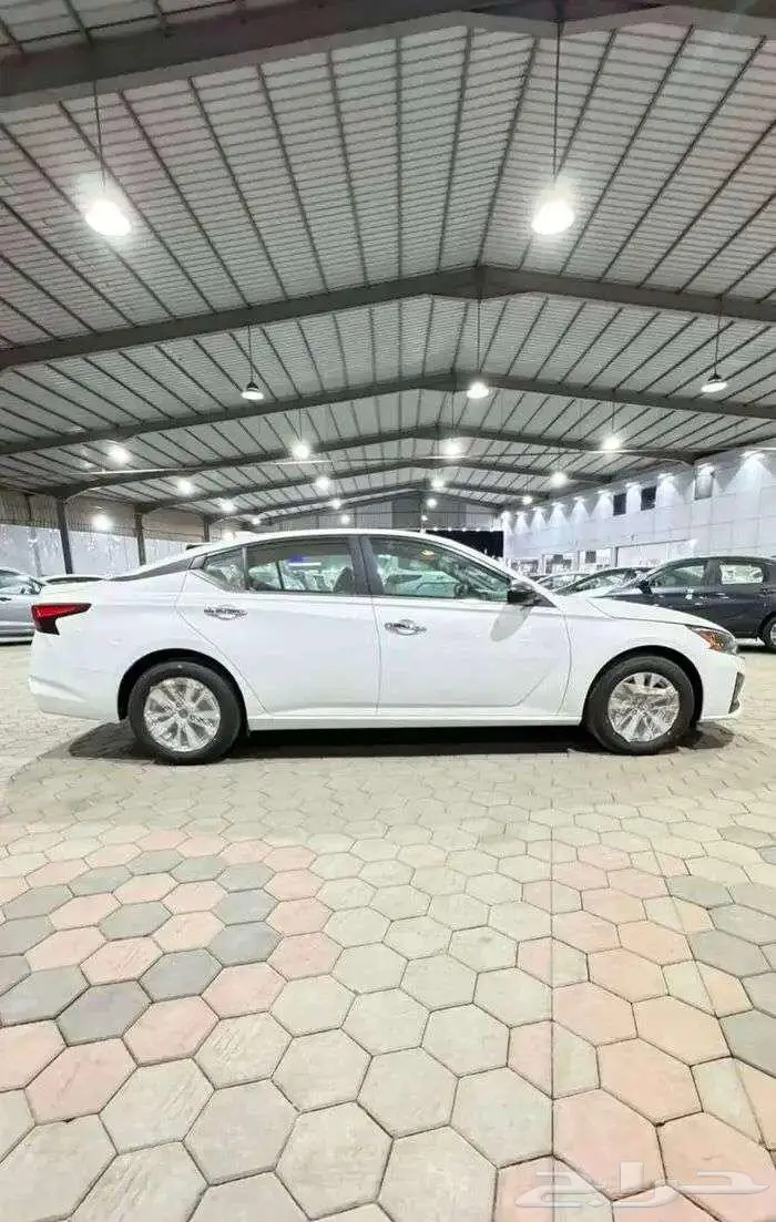 نيسان التيما 2.5 ستاندر 2025 2