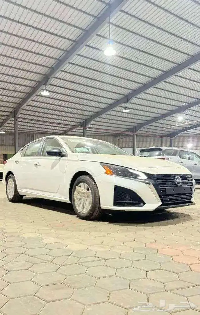 نيسان التيما 2.5 ستاندر 2025 1