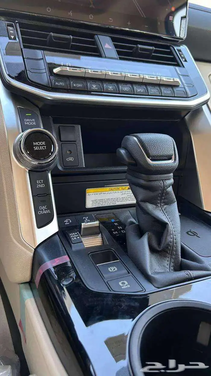 تويوتا لاندكروزر GXR L3 2025 11