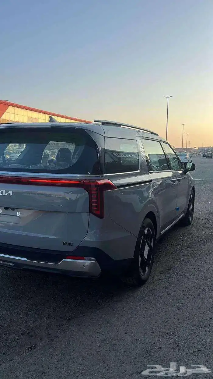 كيا كرنفال نص فل موديل 2026 باقل سعر عرض خاص 9