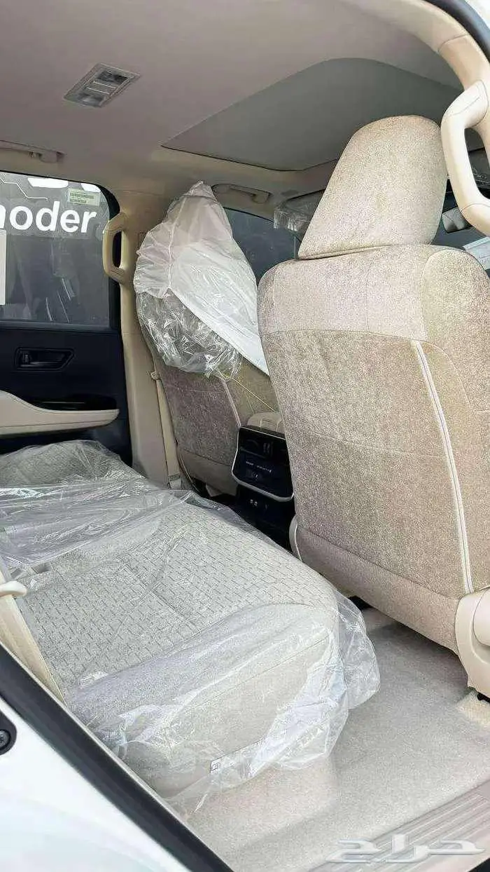 لاند كروزر ال 2 بنزين 2025 لدي الخضر -فرع الجملة 6