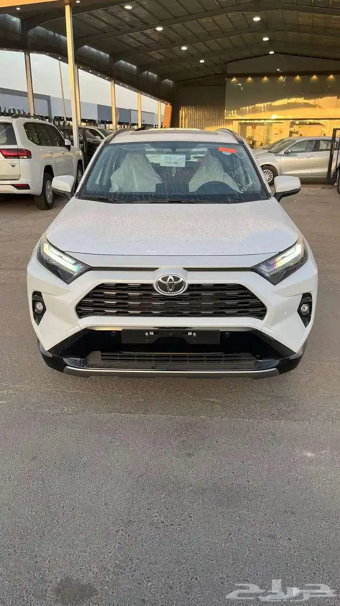 تويوتا راف 4 XLE هايبرد 2025 1