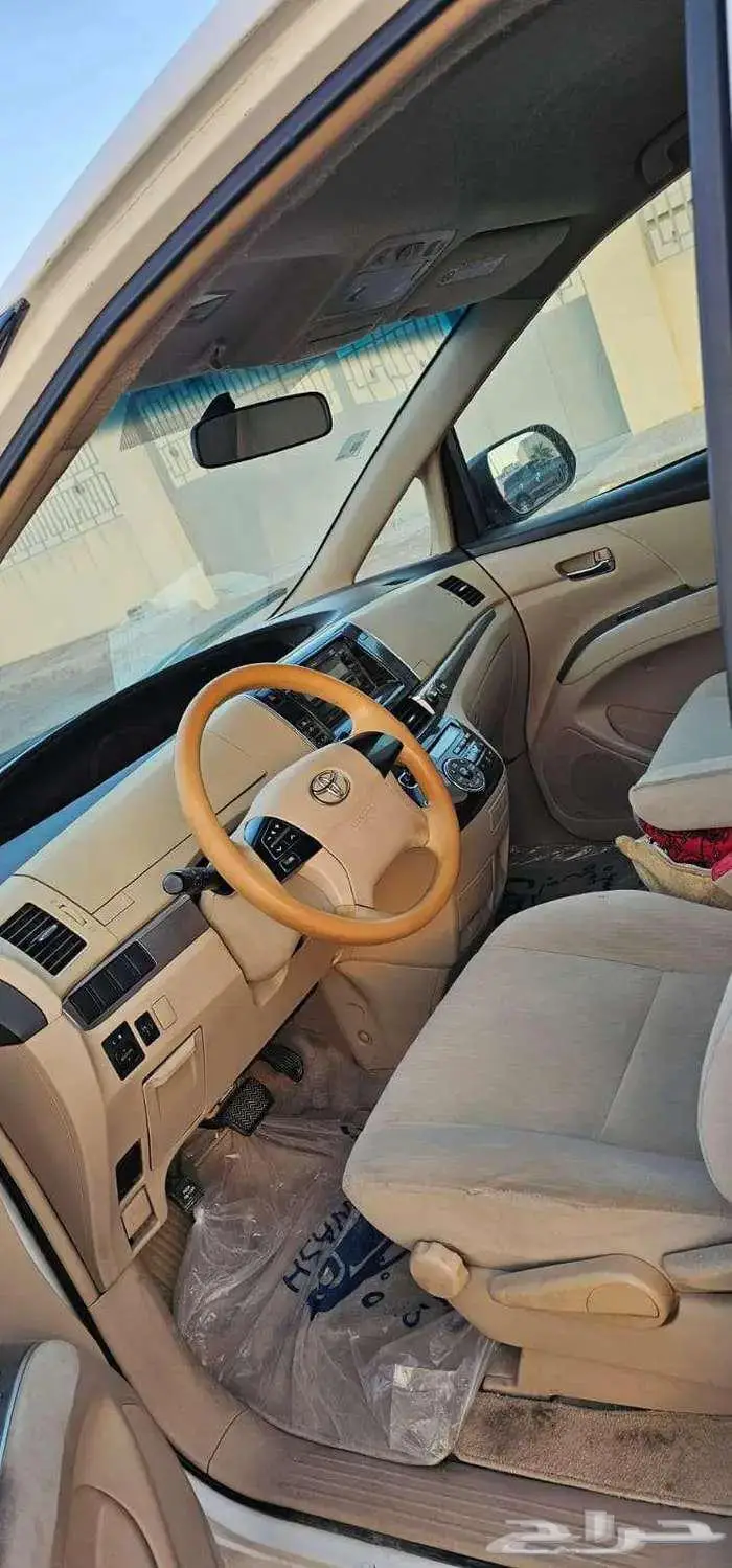 تويوتا بريفيا للبيع موديل 2014 4