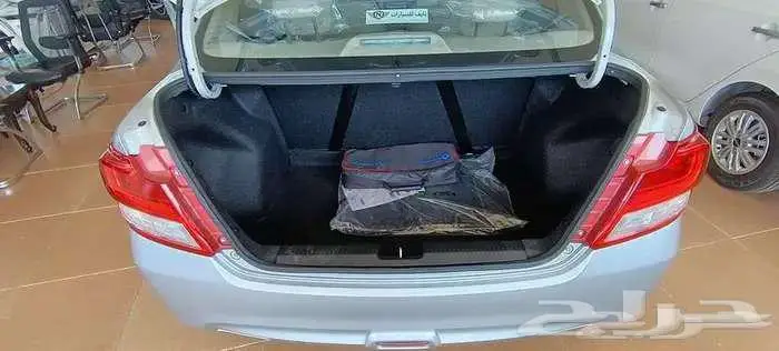 سوزوكي ديزاير ستاندر 2025 4