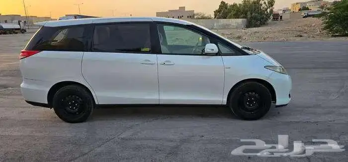 تويوتا بريفيا للبيع موديل 2014 0