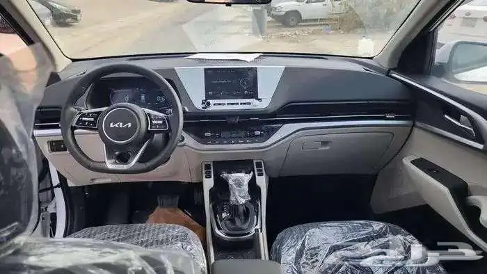 كيا كارنيز نص فل 2025 5