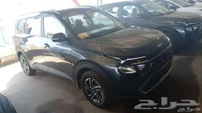 كيا كارينز LX موديل 2025 1