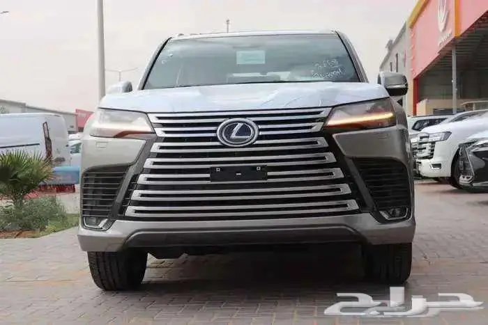 لكزس lx700h 8