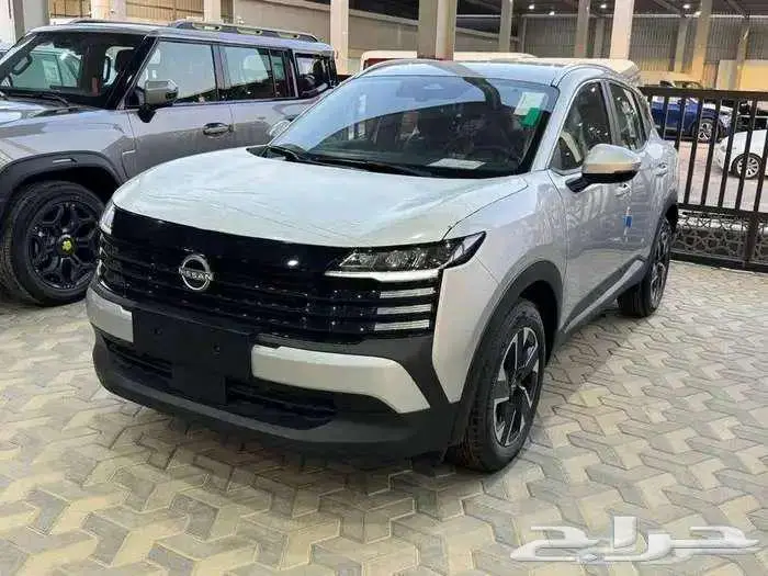 نيسان كيكس SV نص فل ويتوفر ستاندر 2025 3