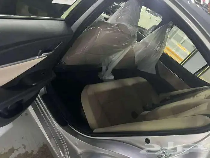 تويوتا كامري E هايبرد 2025 2