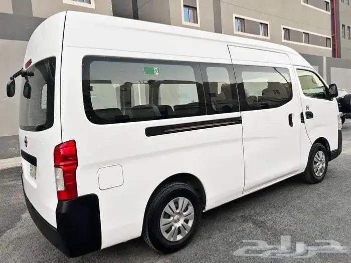 باص نيسان اورفان ركاب نظيف جدا ديزل عداد 164 0