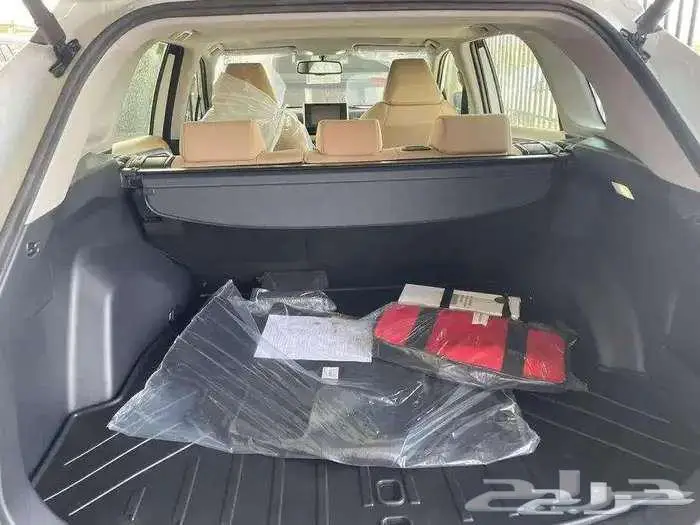 تويوتا راف فور نص فل XLE 2025 بنزين عرض للكاش 5