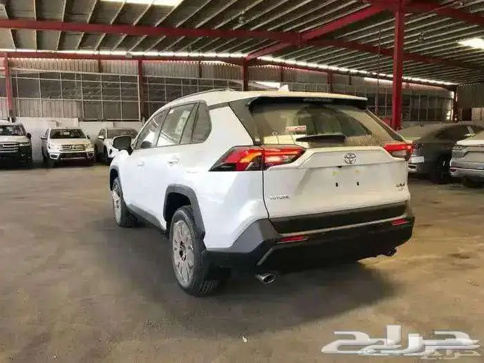 تويوتا راف فور XLE بنزين 2025 3