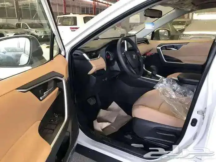 تويوتا راف فور XLE بنزين 2025 5