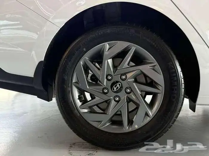 هيونداي النترا 2026 الان لدى سفنز بعرض نهاية السنة 3