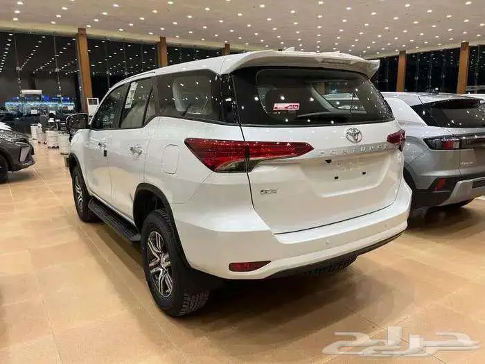 تويوتا فورتشنر GX2 بنزين V4 بدون دبل 4
