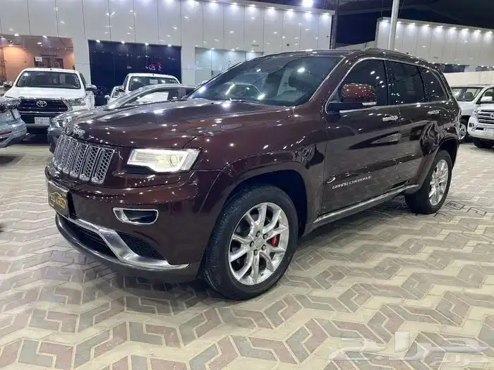 جيب شيروكي جراند 2015 فل كامل سعودي ماشي 139 الف 2