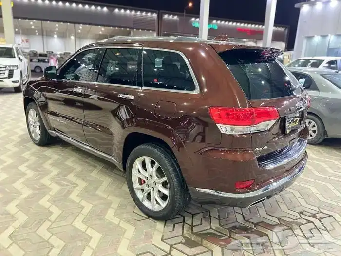 جيب شيروكي جراند 2015 فل كامل سعودي ماشي 139 الف 3