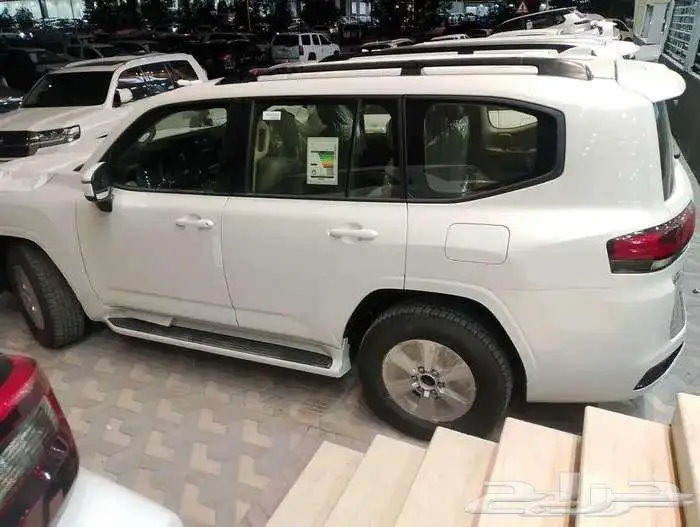 تويوتا لاند كروزر بنزين GXRL2 اصفار سعودي 2025 1