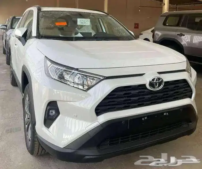 تويوتا راف فور نص فل XLE 2025 بنزين عرض للكاش 0