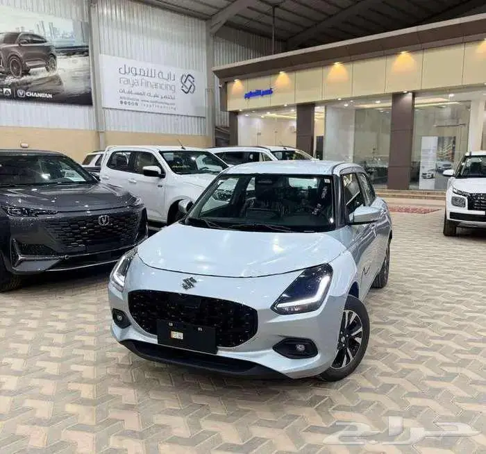 سوزوكي سويفت GLX فل 2025 3