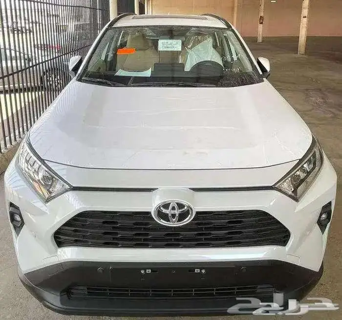 تويوتا راف فور نص فل XLE 2025 بنزين عرض للكاش 2