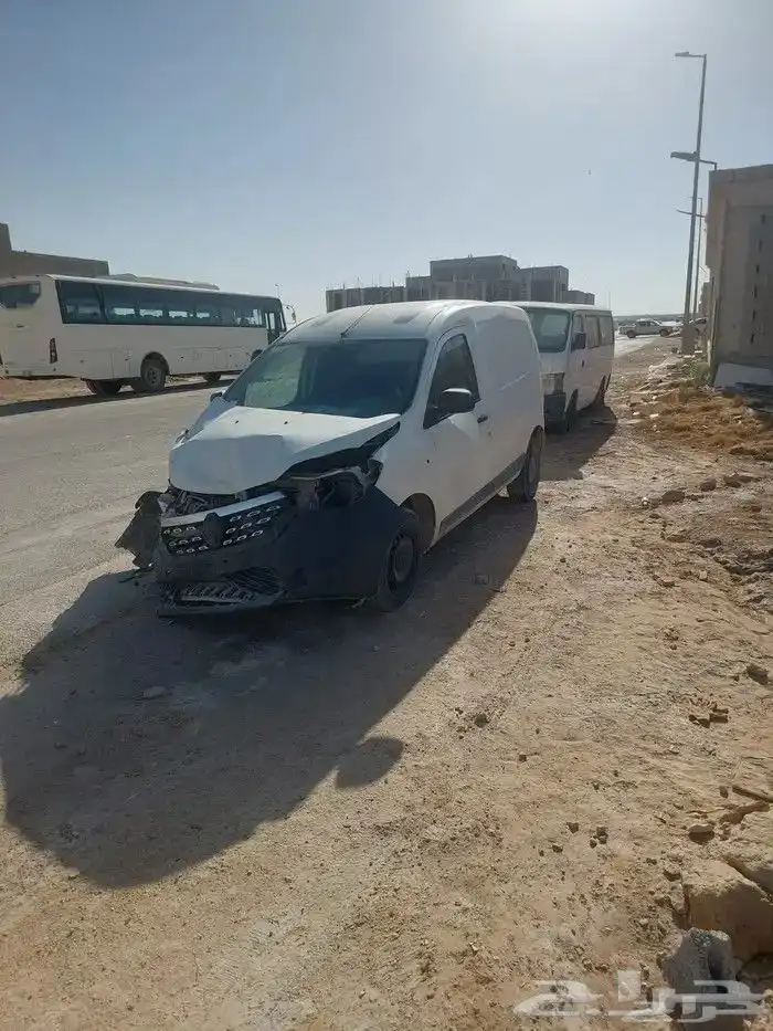 قطع غيار رينو دوكر تشليح رينو دوكر فان مستعمل اصلي 2