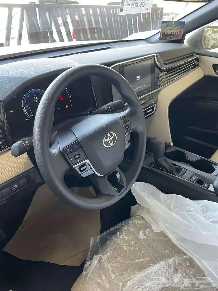 تويوتا كامري E بنزين 2025 0