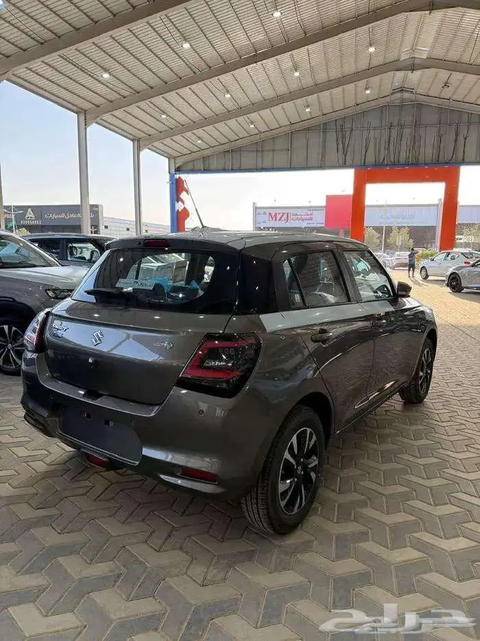 سوزوكي سويفت GLX 16