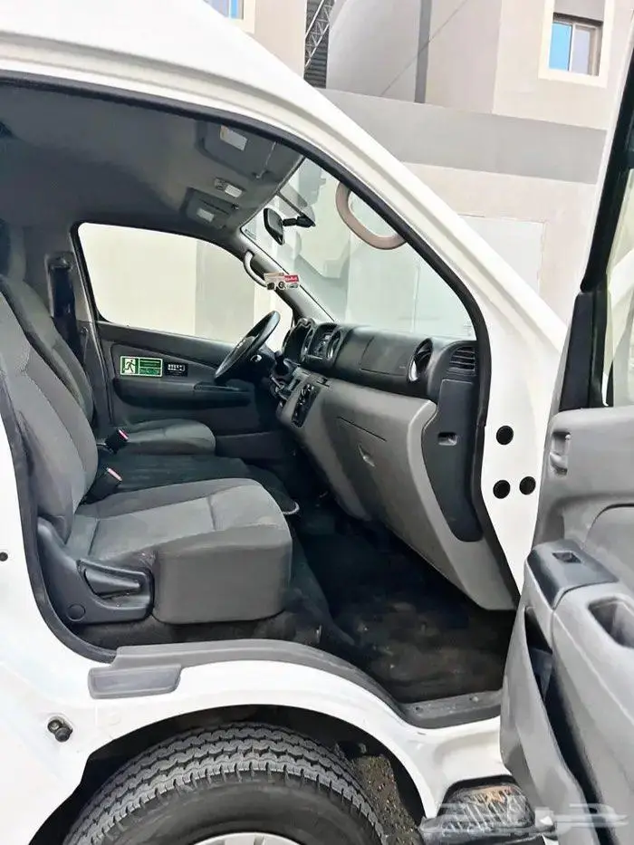 باص نيسان اورفان ركاب نظيف جدا ديزل عداد 164 10