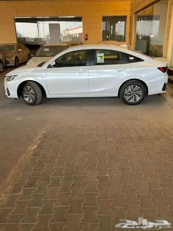 تويوتا يارس Y plus نص فل 2026 متوفر لدى الحسن 1