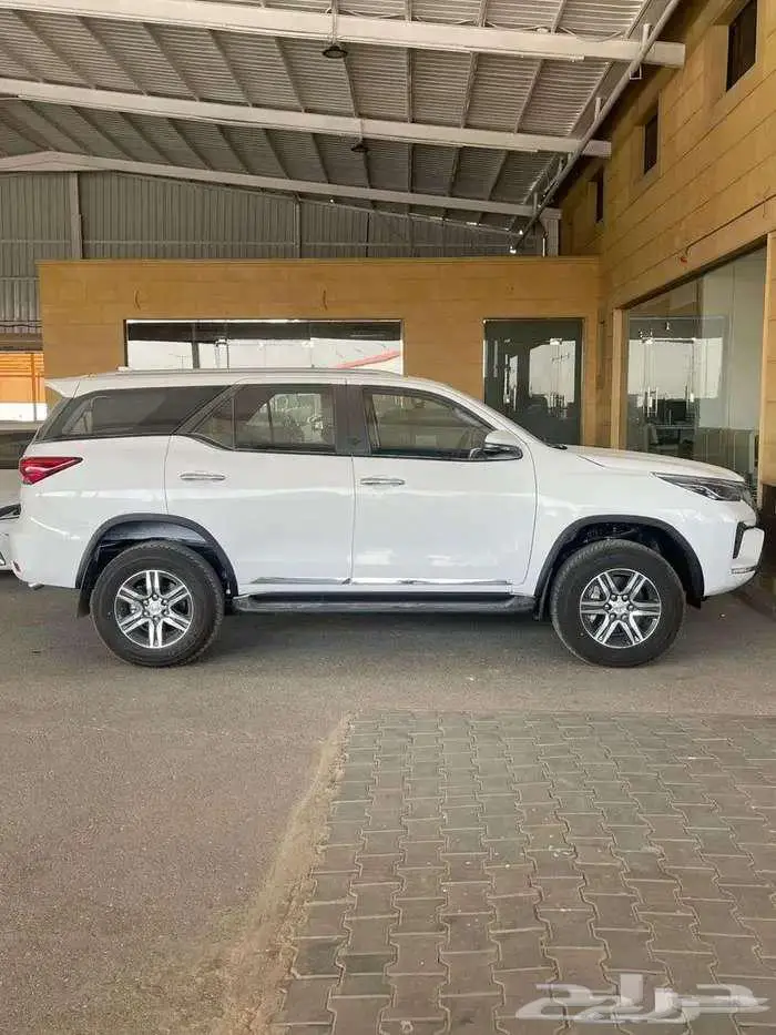 تويوتا فورتشنر VX1 بنزين خليجي 2025 متوفر لدى الحسن 4