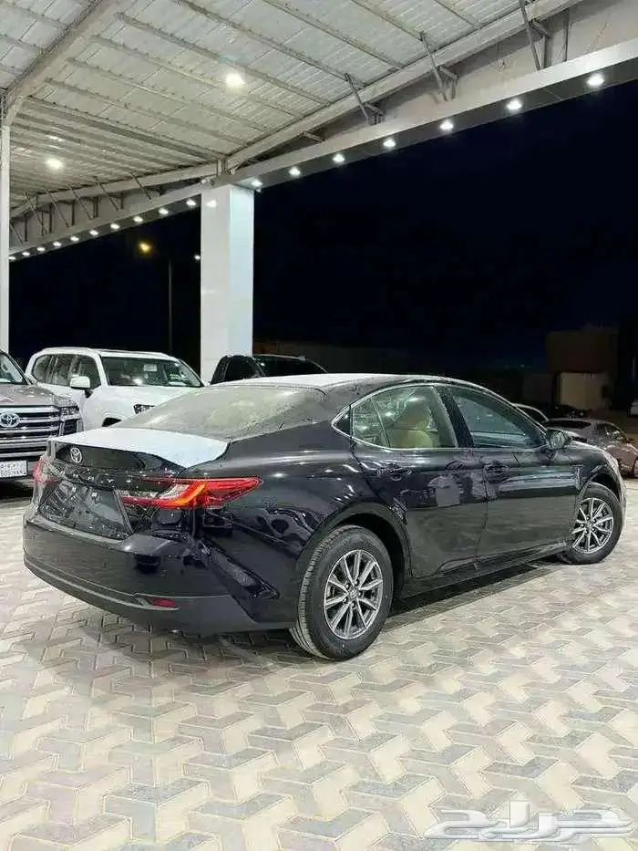 تويوتا كامري ستندر اصفار 2025 3