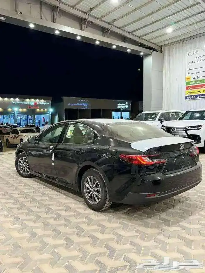 تويوتا كامري ستندر اصفار 2025 4