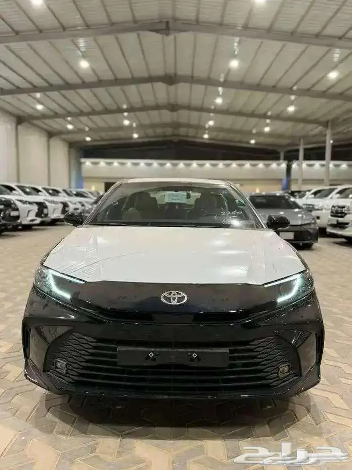 تويوتا كامري ستندر اصفار 2025 0