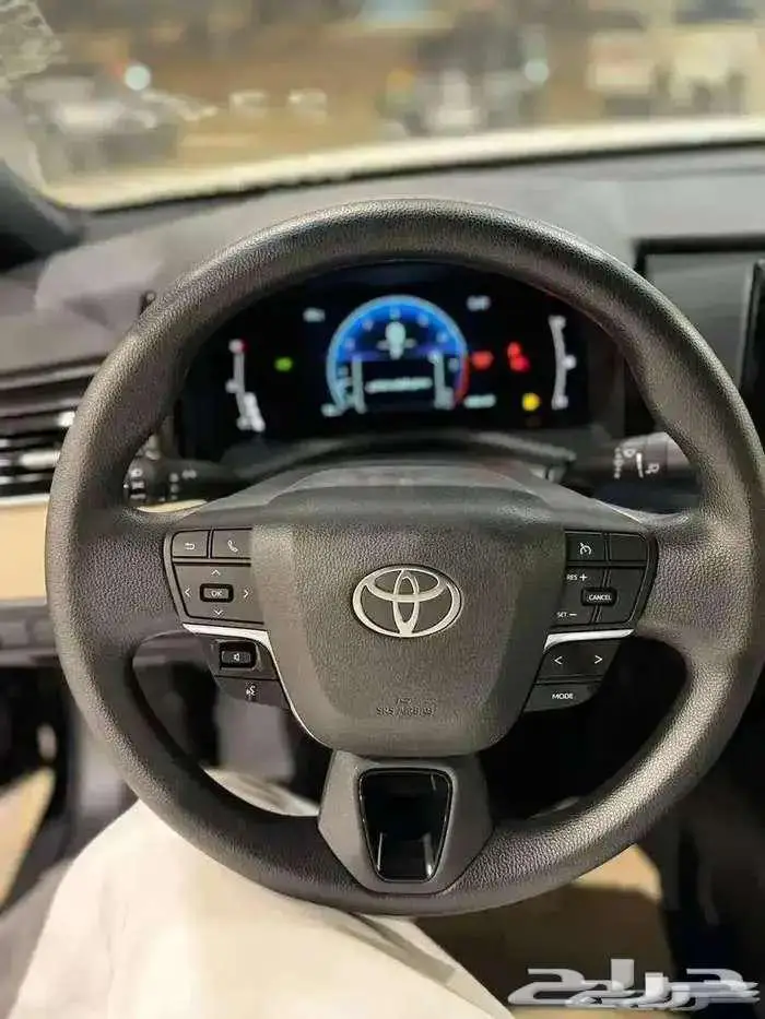 تويوتا كامري ستندر اصفار 2025 10