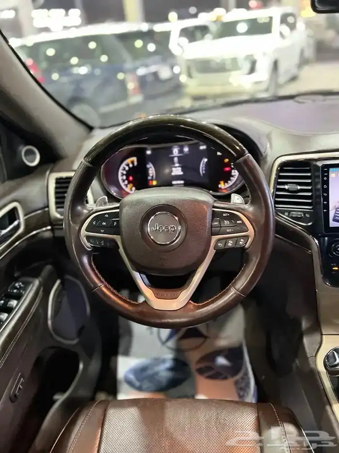 جيب شيروكي جراند 2015 فل كامل سعودي ماشي 139 الف 6