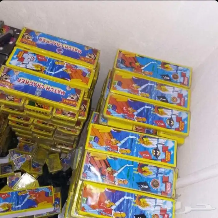 يوجد لدينا جميع انواع العاب الناريه جمله 12