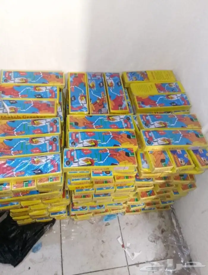 يوجد لدينا جميع انواع العاب الناريه جمله 16