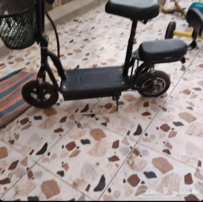 سكوتر كهربائي بطريته تودي 40 كيلو يشيل وزن 130 نضيف 0